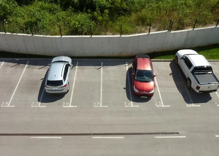 Jere With Private Parking *